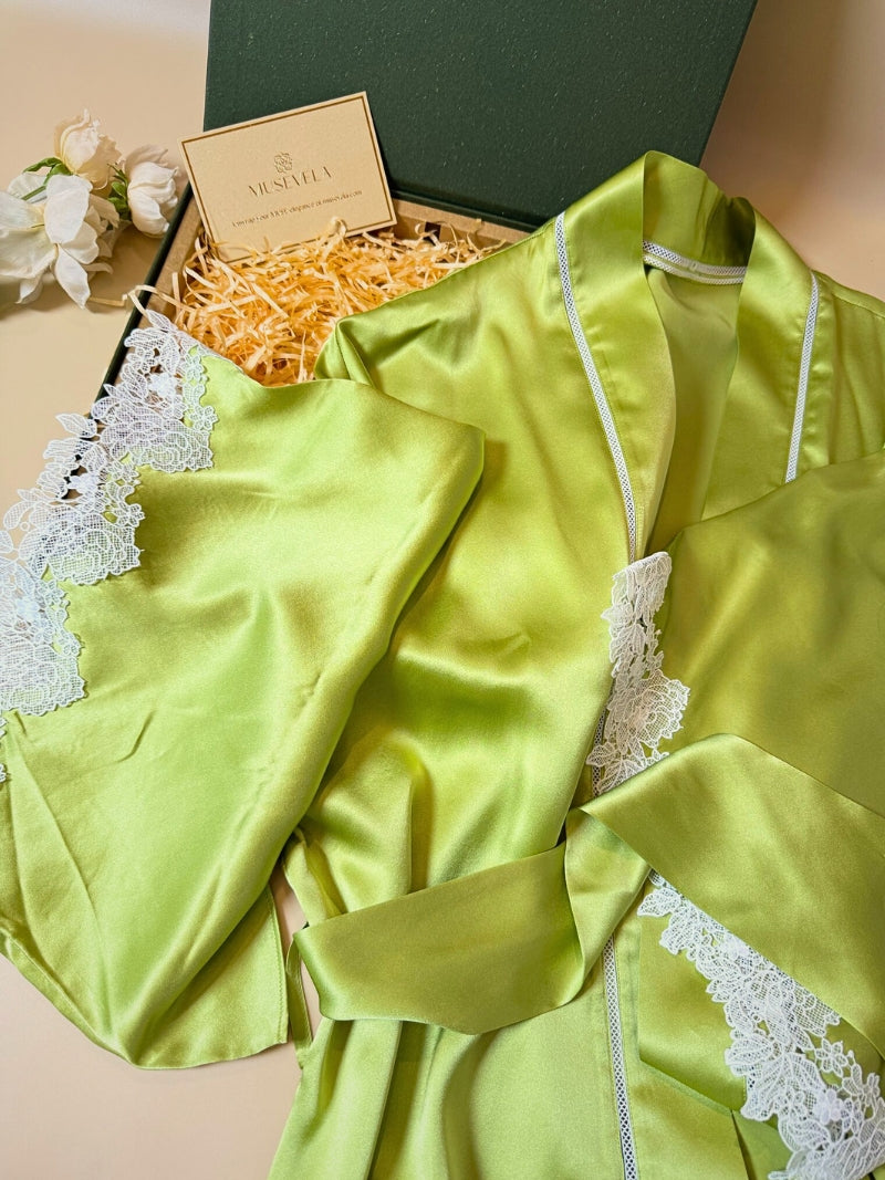 Magnolia Travel Kimono Set